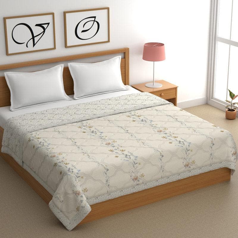 Buy Comforters & AC Quilts - Monisha Floral Comforter at Vaaree online