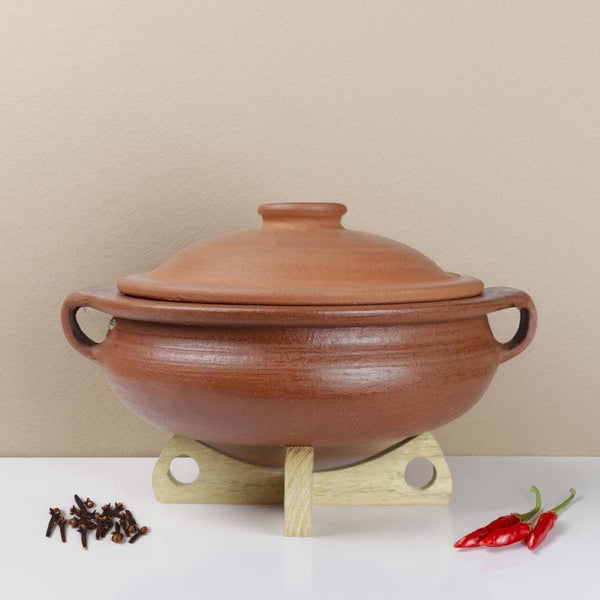 Buy Dilaab Urali Clay Pot With Lid (Brown) - 2000 ML at Vaaree online | Beautiful Cooking Pot to choose from