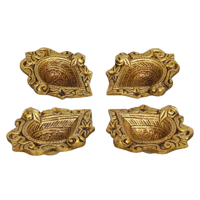 Buy Prisha Decorative Diya - Set Of Four Diyas from Vaaree