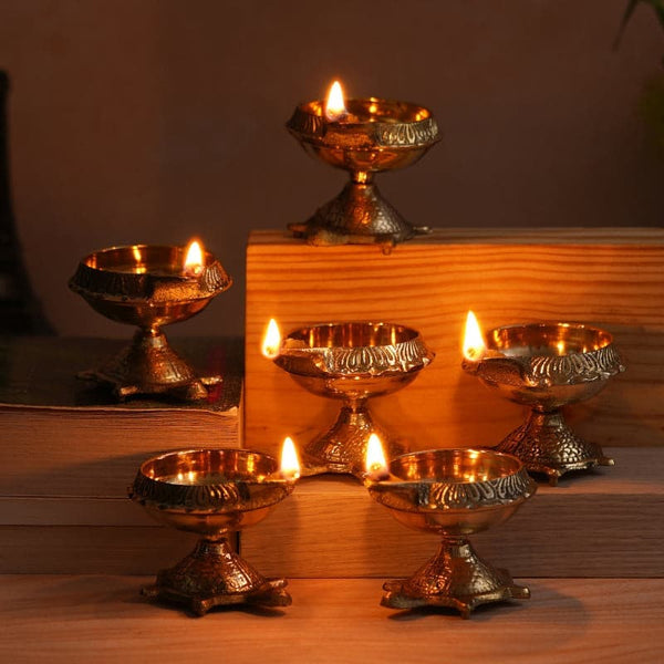 Buy Trishika Tortoise Diya - Set Of Six Diyas from Vaaree