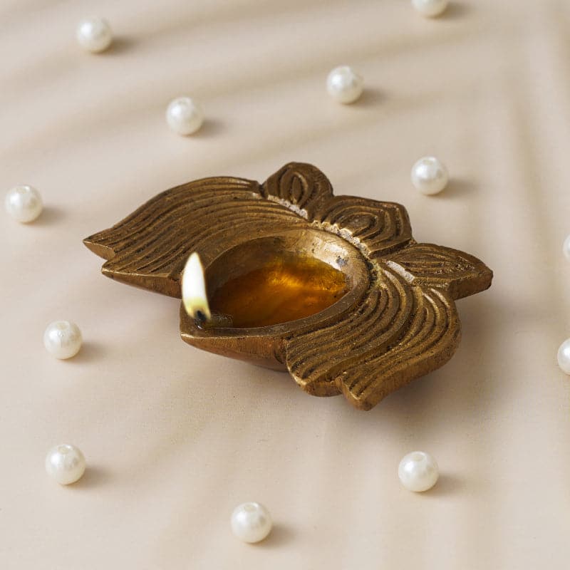 Buy Priyama Kamal Diya Diyas from Vaaree