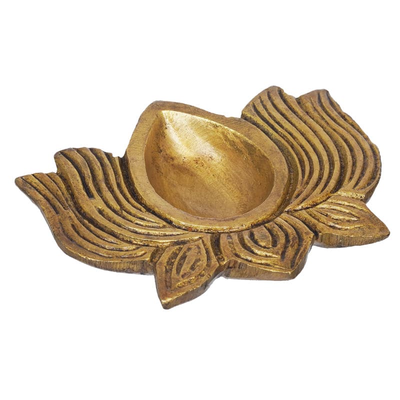 Buy Priyama Kamal Diya Diyas from Vaaree