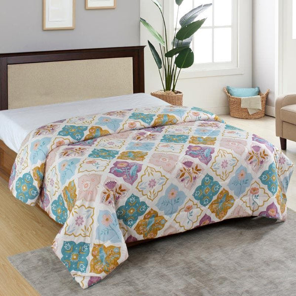 Buy Analia Moroccan Comforter at Vaaree online | Beautiful Comforters & AC Quilts to choose from