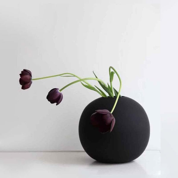 Buy Caim Vase - Black at Vaaree online | Beautiful Vase to choose from