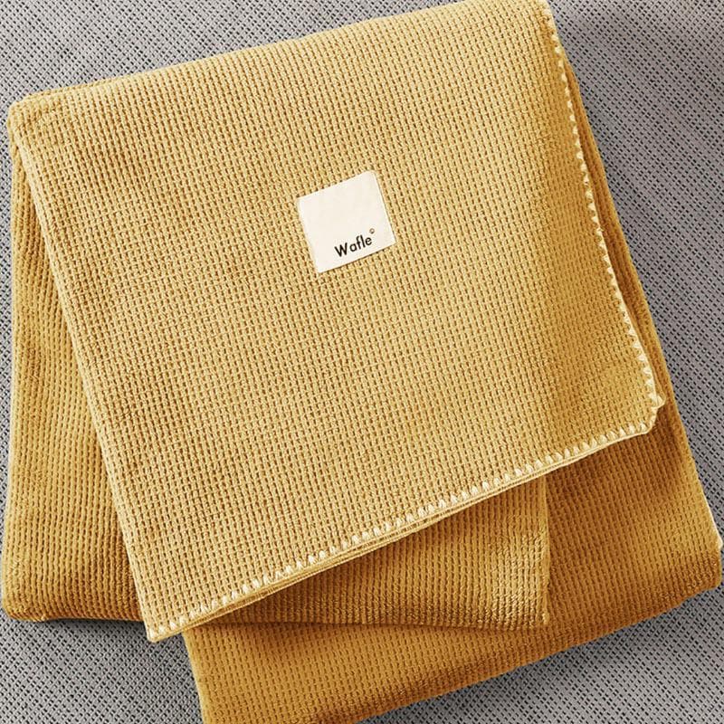 Buy Idyllic Snigu Blanket - Yellow Blankets from Vaaree