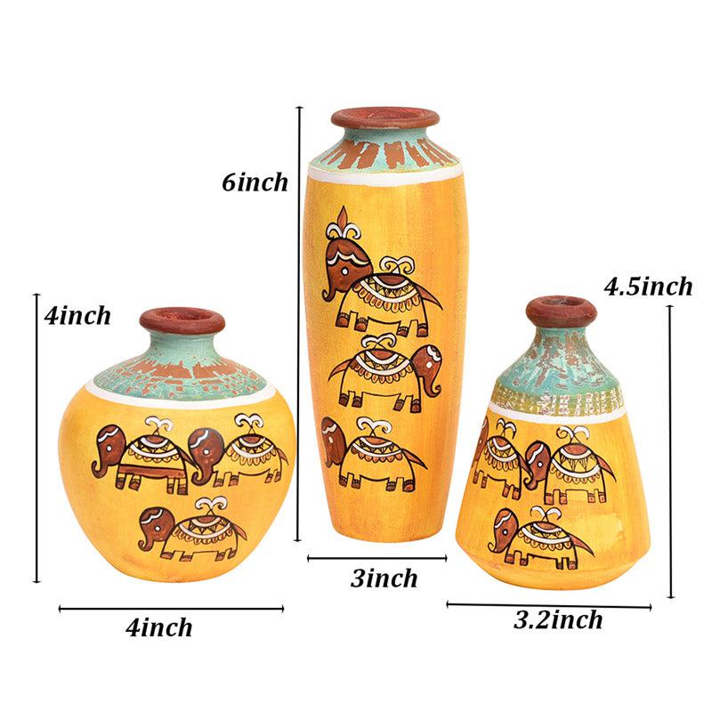 Buy Zia Terracotta Vase - Three Piece Set Vase from Vaaree