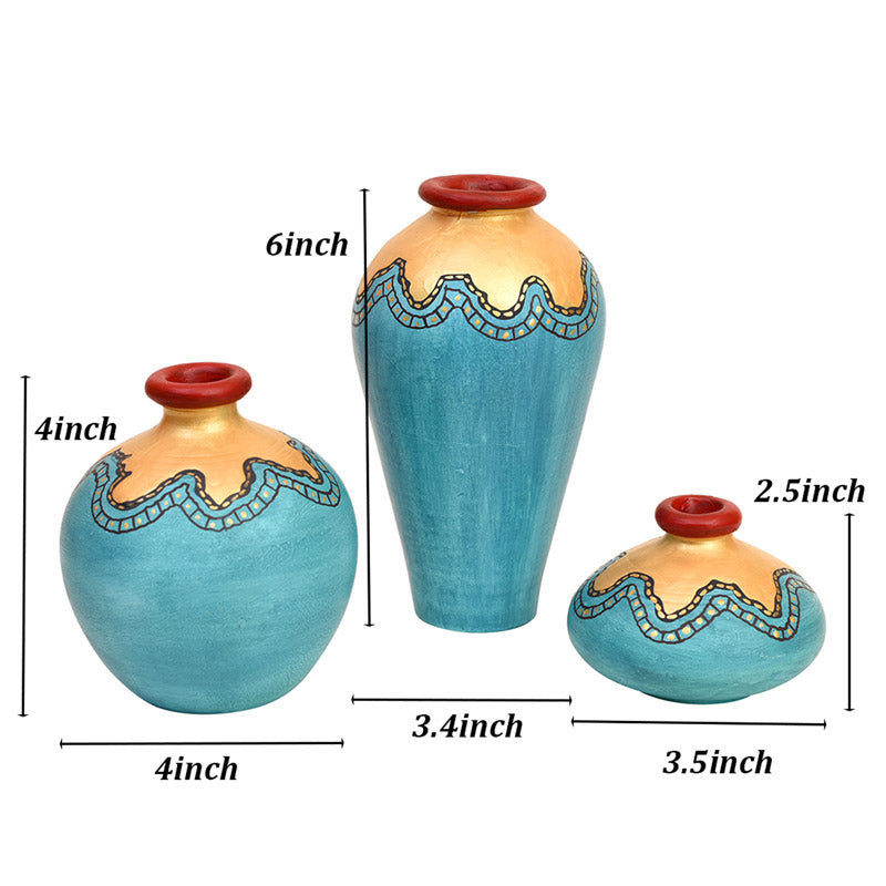 Buy Rianna Terracotta Vase - Three Piece Set Vase from Vaaree