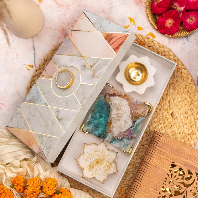 Buy Athviya Agate Gift Box - Multicolor Gift Box from Vaaree