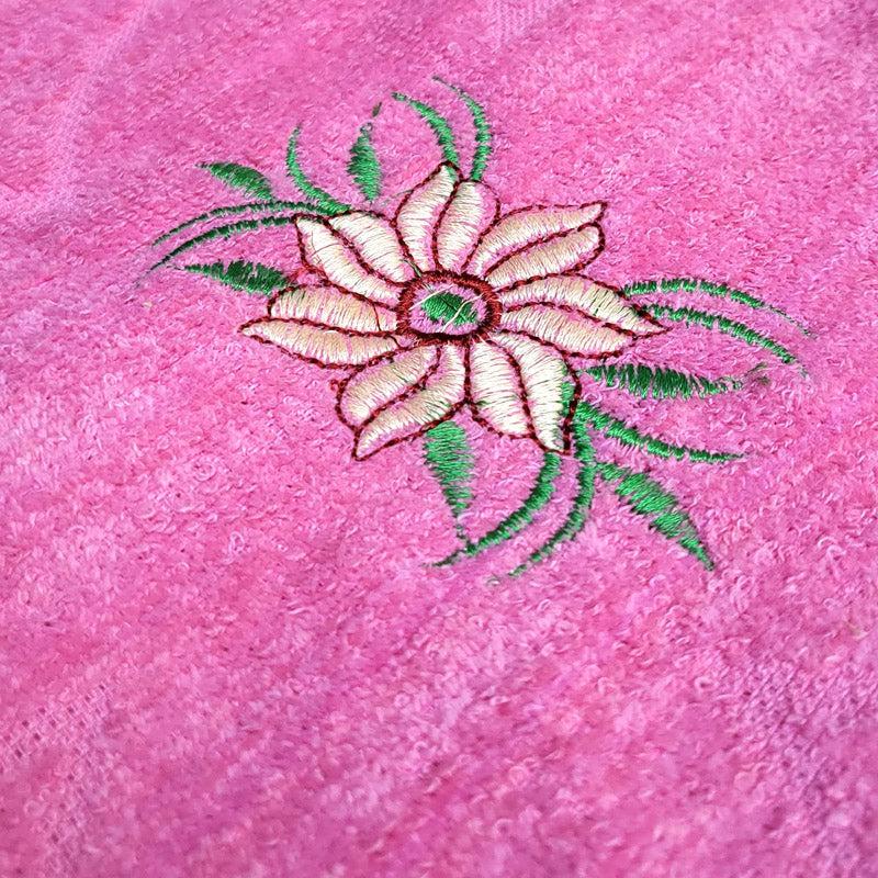 Buy Reto Flora Bath Towel (Pink & Green) - Set Of Two Bath Towels from Vaaree