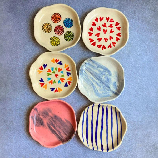 Buy Sakaris Ceramic Platter - Set of Six Platter from Vaaree