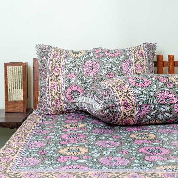 Buy Anandita Floral Bedsheet - Pink at Vaaree online | Beautiful Bedsheets to choose from
