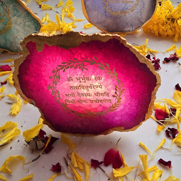 Buy Festive Gayatri Mantra Agate Tealight Candle Holder - Pink Gift Box from Vaaree