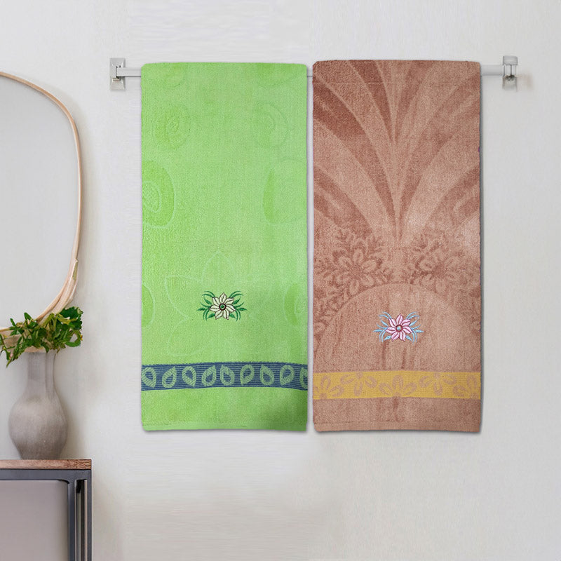 Buy Reto Flora Bath Towel (Green & Brown) - Set Of Two Bath Towels from Vaaree