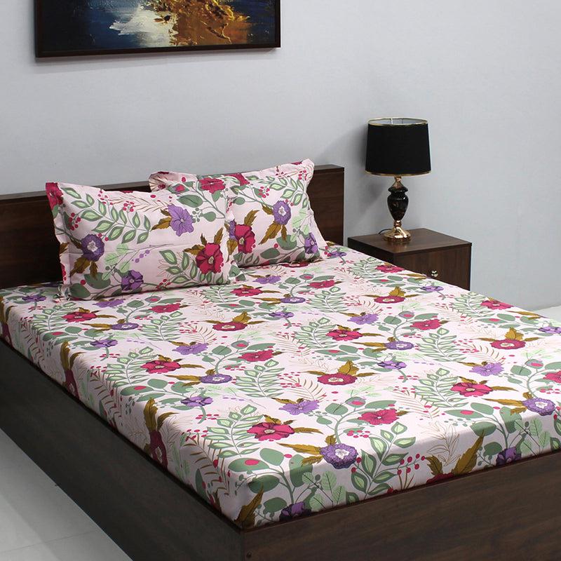 Buy Yahvi Floral Bedsheet - Pink Bedsheets from Vaaree