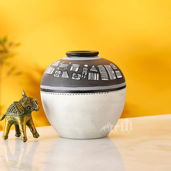 Buy Shumaylah Handcrafted Terracotta Vase Vase from Vaaree