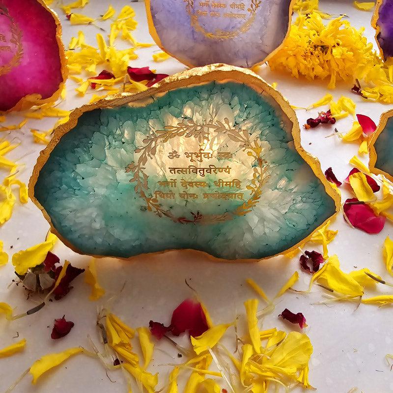 Buy Festive Gayatri Mantra Agate Tealight Candle Holder - Green Gift Box from Vaaree