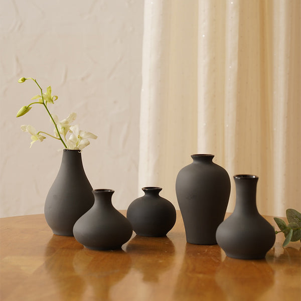 Buy Narcia Boho Vase (Black) - Five Piece Set Vase from Vaaree