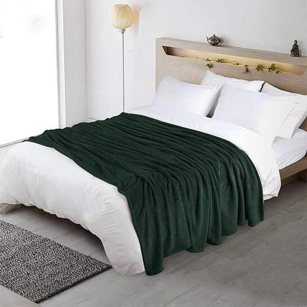 Buy Sarva Solid Knitted Cotton Flannel Blanket (Dark Green) - 190 GSM Blankets from Vaaree