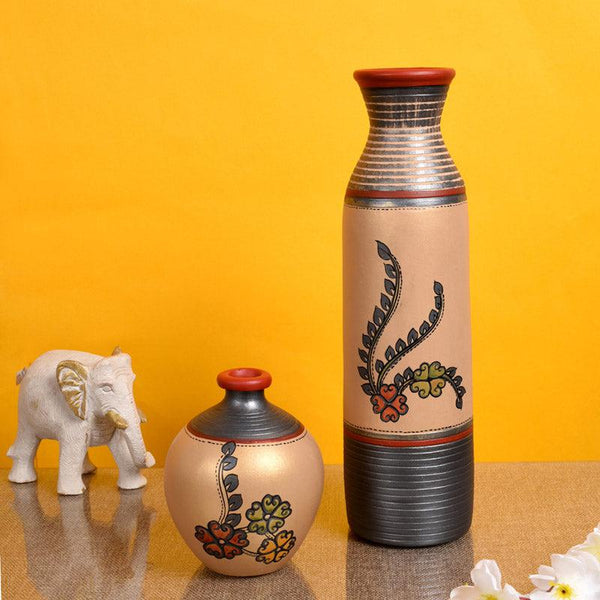 Buy Kamya Terracotta Vase - Set of Two Vase from Vaaree