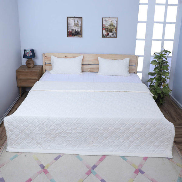 Buy Jisha Microfiber Bedcover - White Bedcovers from Vaaree