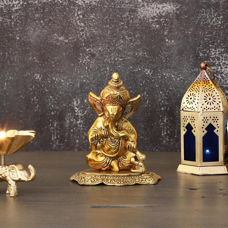 Buy Graceful Vinayaka Idol Gift Box Idols & Sets from Vaaree