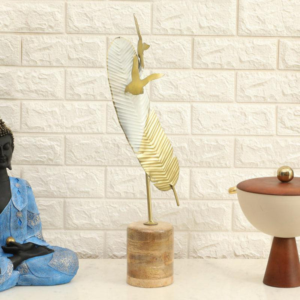 Buy Damir Abstract Showpiece Showpieces from Vaaree