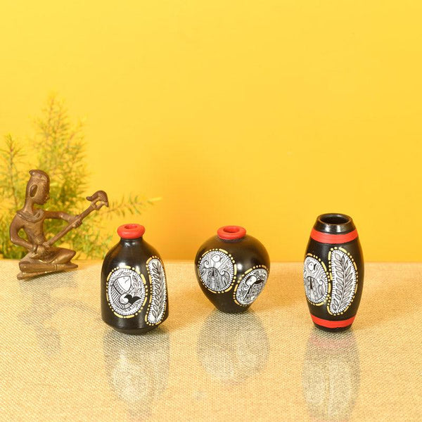 Buy Kodhai Terracotta Vase - Set of Three Vase from Vaaree