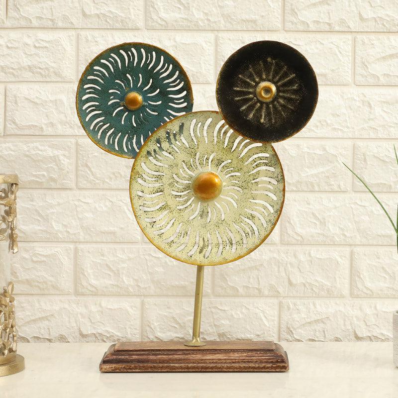 Buy Daniyar Flora Showpiece Showpieces from Vaaree