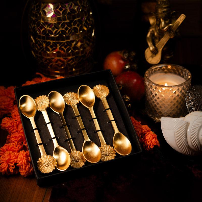 Buy Phool Cutlery Diwali Gift Box - Set Of Six Gift Box from Vaaree