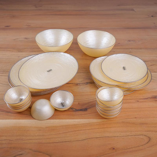 Buy Eshi Dinner Set - Twenty Six Piece Set Dinner Set from Vaaree