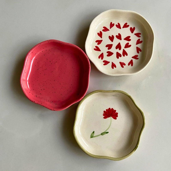 Buy Medney Ceramic Platter - Set of Three Platter from Vaaree