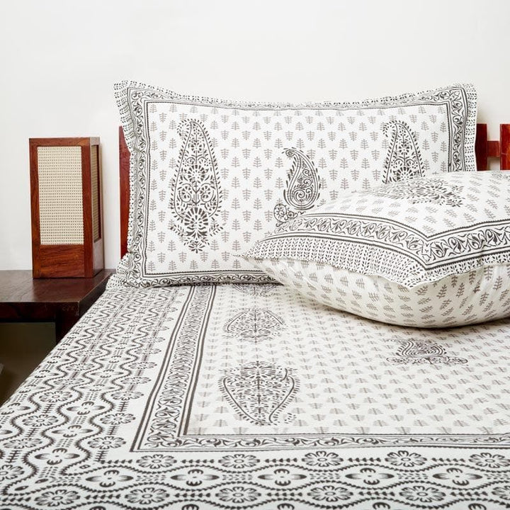 Buy Tuli Printed Bedsheet - Black at Vaaree online | Beautiful Bedsheets to choose from