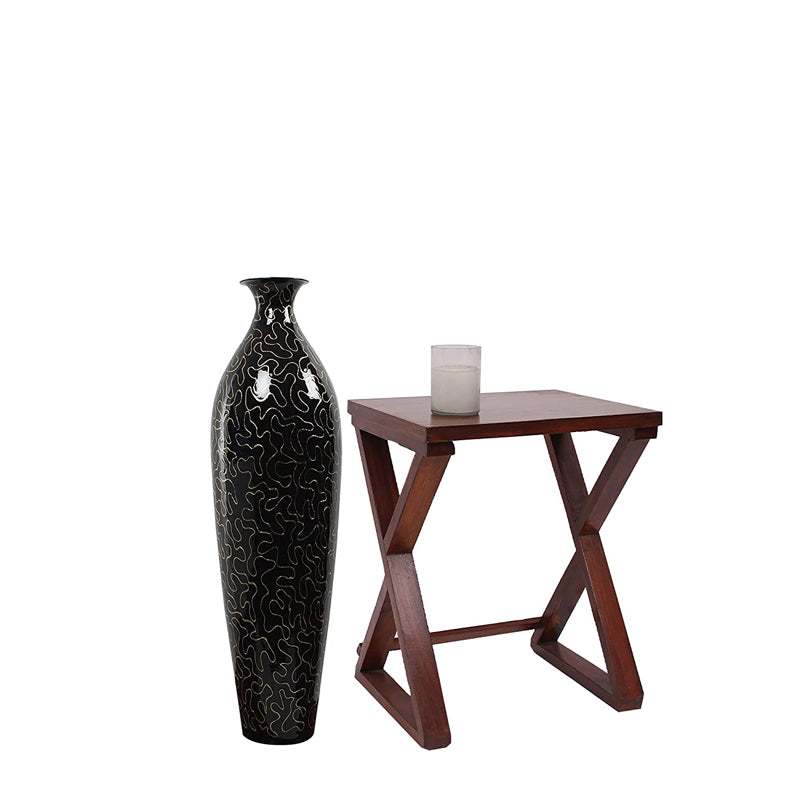 Buy Iora Lacquered Bulge Floor Vase - Black & Gold Floor Vase from Vaaree