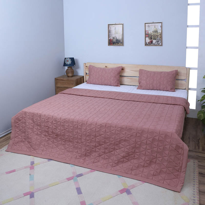 Buy Starsia Microfiber Bedcover - Peach Bedcovers from Vaaree