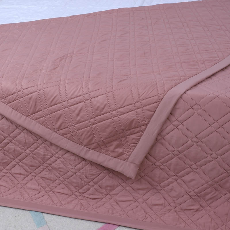 Buy Jisha Microfiber Bedcover - Peach Bedcovers from Vaaree