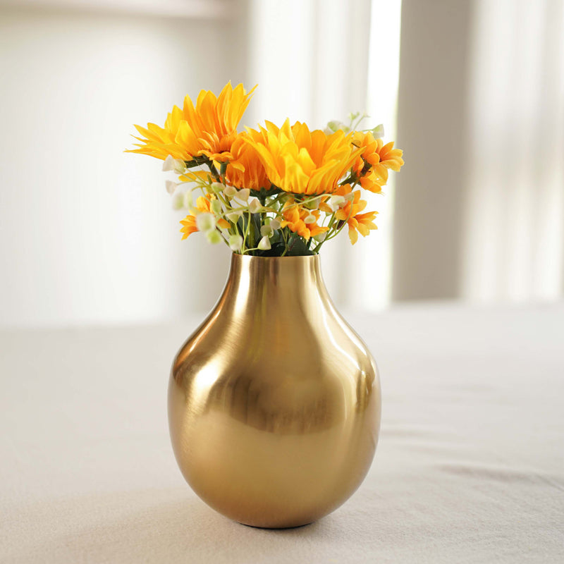 Buy Limus Metal Vase Vase from Vaaree