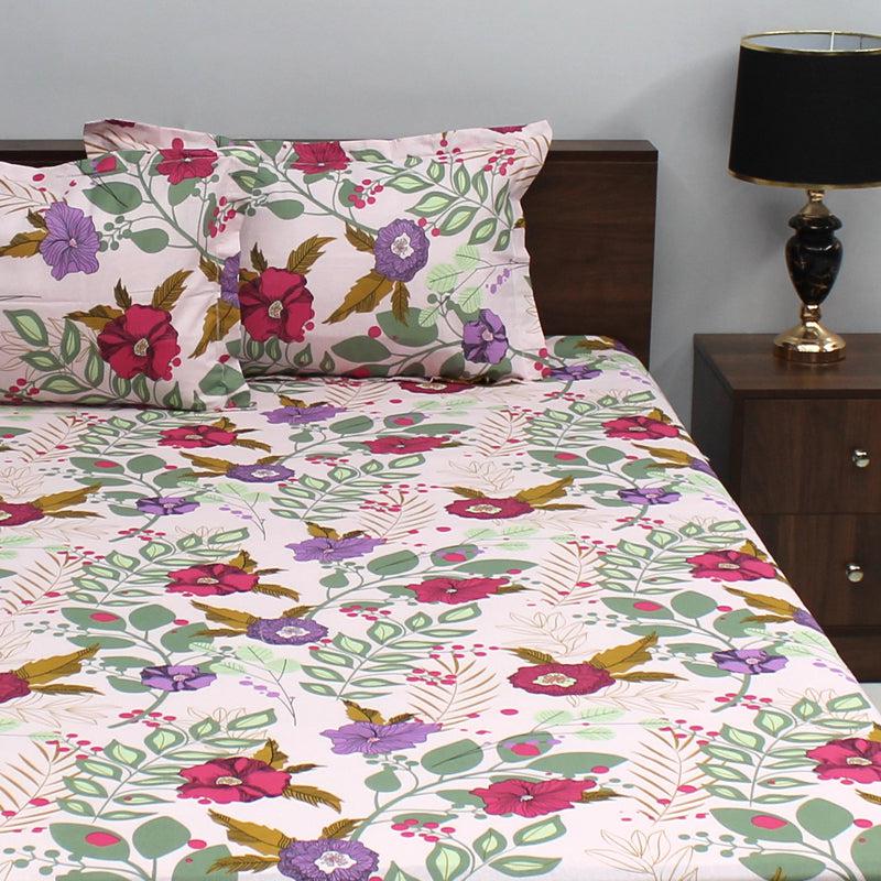 Buy Yahvi Floral Bedsheet - Pink Bedsheets from Vaaree