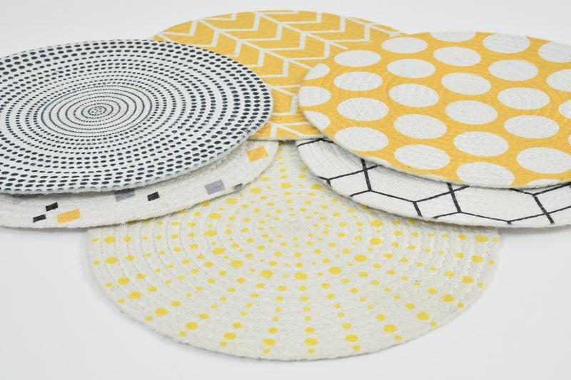 Buy Gorm Round Placemat - Set Of Six Table Mats from Vaaree