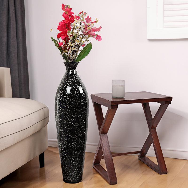 Buy Iora Lacquered Bulge Floor Vase - Black & Gold Floor Vase from Vaaree