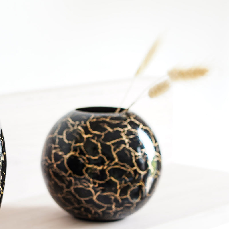 Buy Manva Crackled Ball Vase (Black) - Small Vase from Vaaree