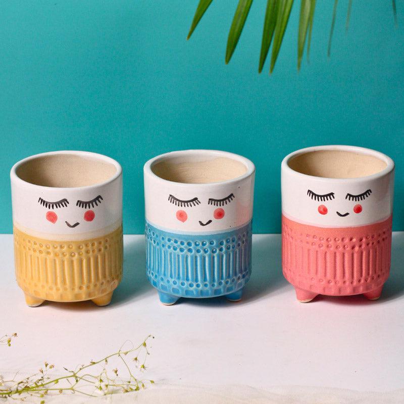 Buy Blush Face Planter - Set Of Three Pots & Planters from Vaaree