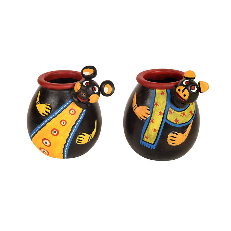 Buy Urshia Terracotta Vase - Set of Two Vase from Vaaree