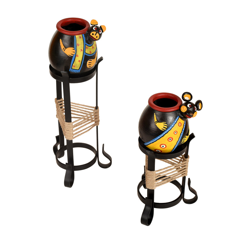 Buy Moose Fun Arsty Vase With Stand - Set Of Two Vase from Vaaree