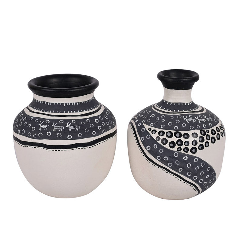 Buy Ojasvi Terracotta Vase - Set of Two Vase from Vaaree