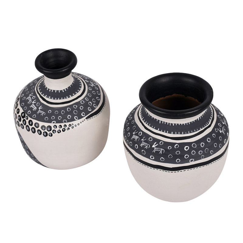 Buy Ojasvi Terracotta Vase - Set of Two Vase from Vaaree