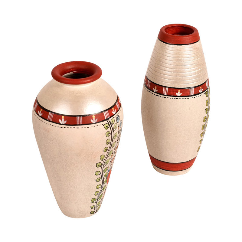 Buy Niara Terracotta Vase - Set of Two Vase from Vaaree