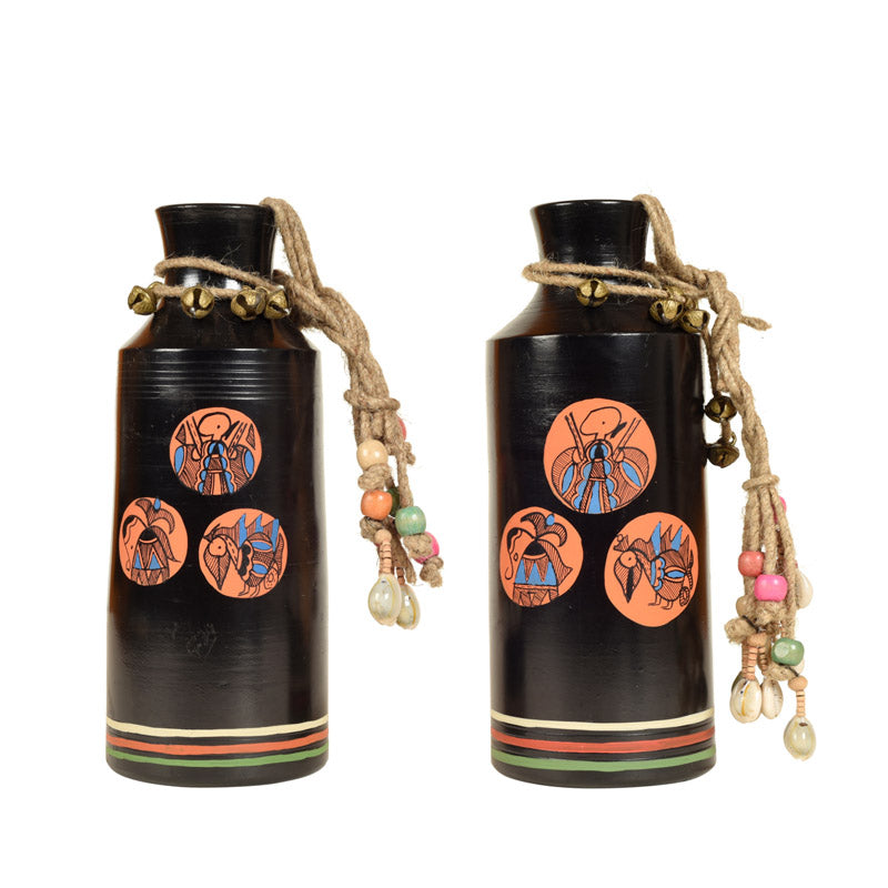 Buy Rachanna Handpainted Terracotta Vase - Set of Two Vase from Vaaree