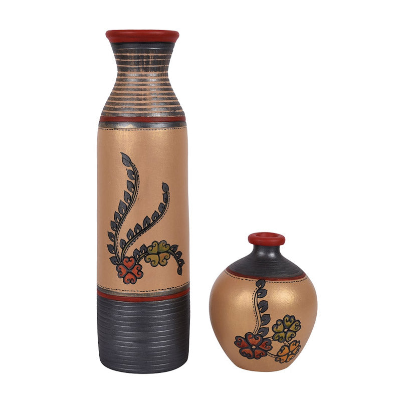 Buy Kamya Terracotta Vase - Set of Two Vase from Vaaree