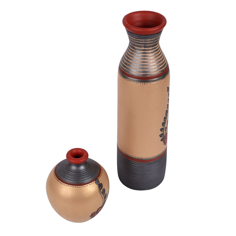 Buy Kamya Terracotta Vase - Set of Two Vase from Vaaree