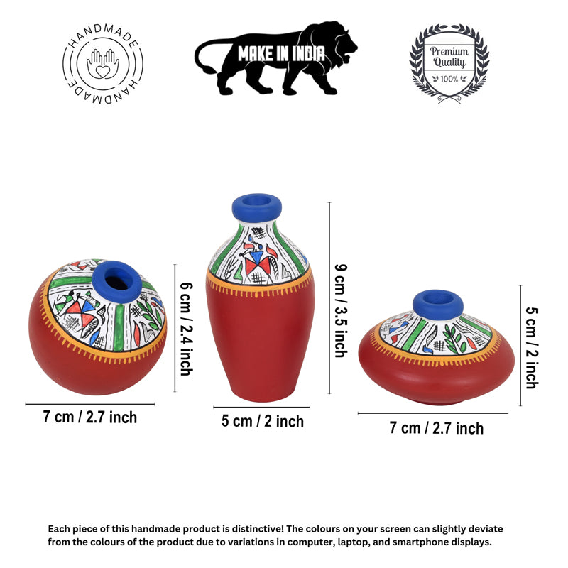 Buy Terracotta Trot Vase - Set Of Three Vase from Vaaree